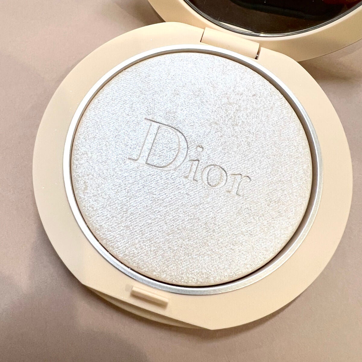 ディオールスキン フォーエヴァー クチュール ルミナイザー/Dior/プレストパウダーを使ったクチコミ(3枚目)