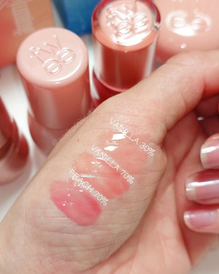 フィー 3Dボリューミンググロス/fwee/リップグロスを使ったクチコミ(3枚目)