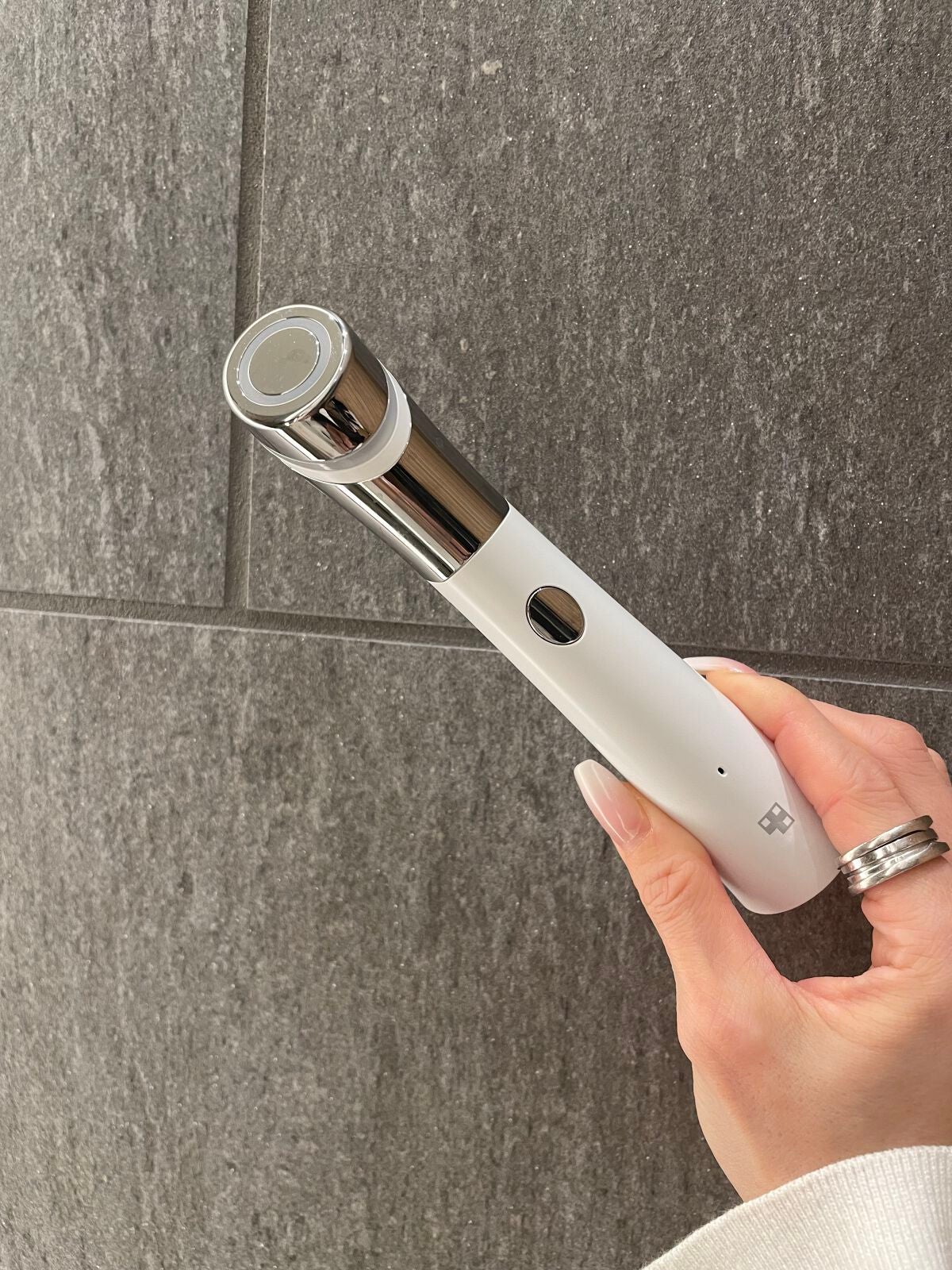 ikuchan on LIPS 「これずっと欲しくて狙ってたやつです!ついにGET🥹🙌ダーマエア..」(2枚目)