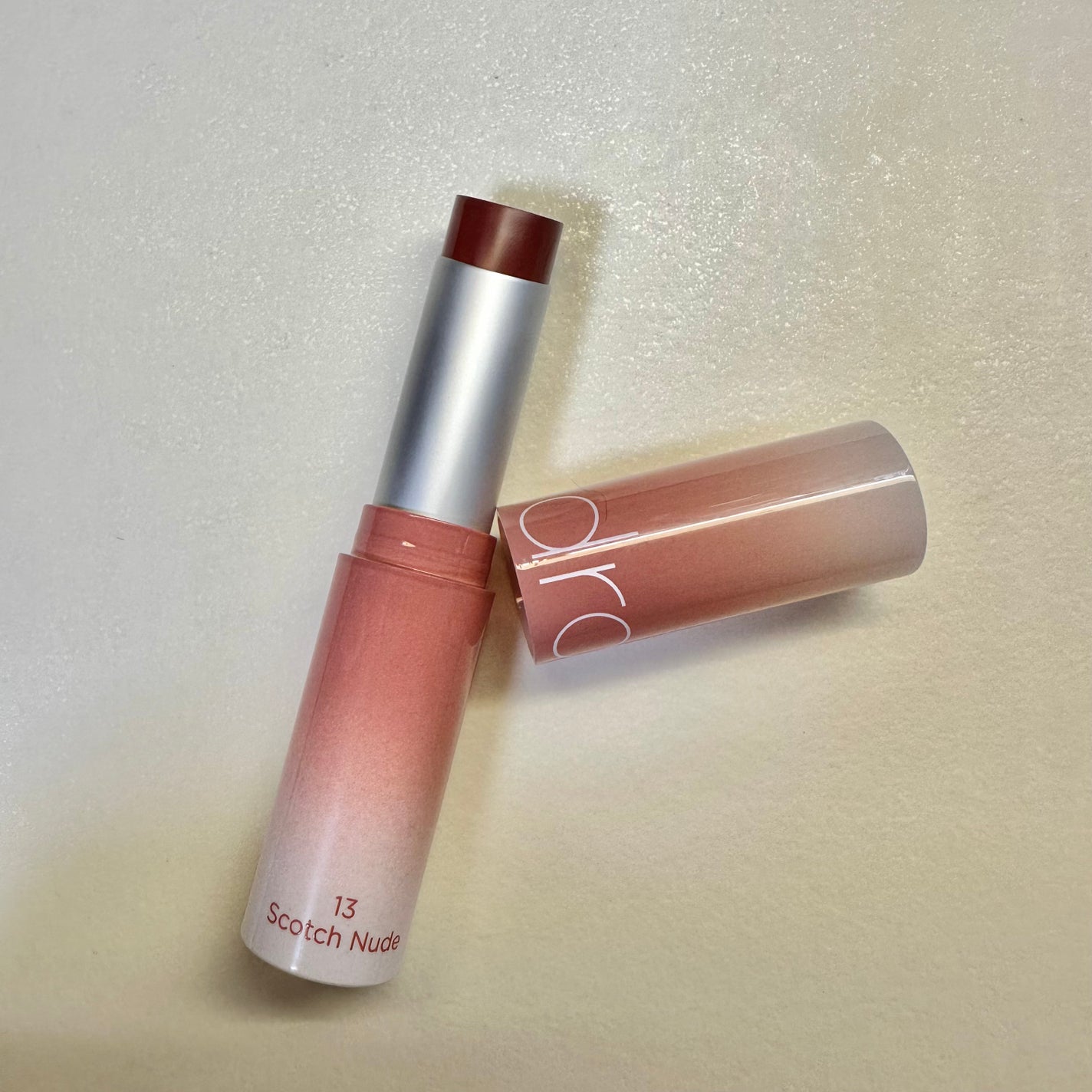 グラスティングメルティングバーム/rom&nd/リップバームを使ったクチコミ(2枚目)