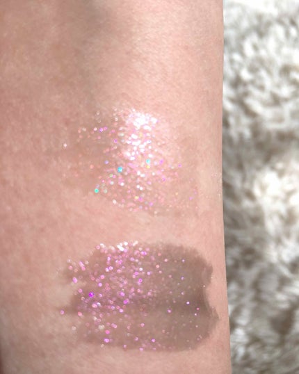 LIP38℃ +UnFrame<ホログラフィック>/UZU BY FLOWFUSHI/リップグロスを使ったクチコミ(4枚目)