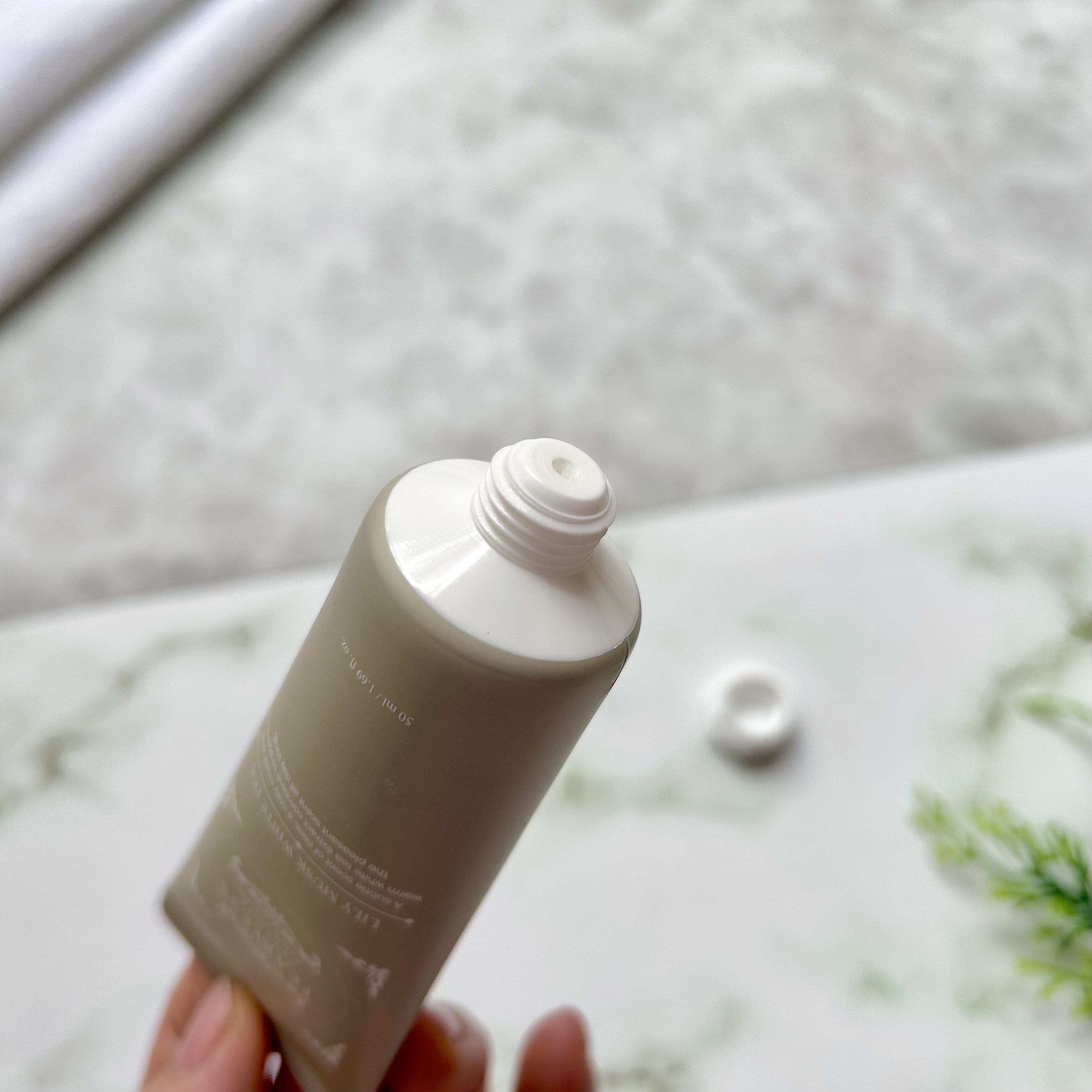 パフュームハンドクリーム リリームスクホワイトティーの香り/TEABLESS/ハンドクリームを使ったクチコミ（3枚目）