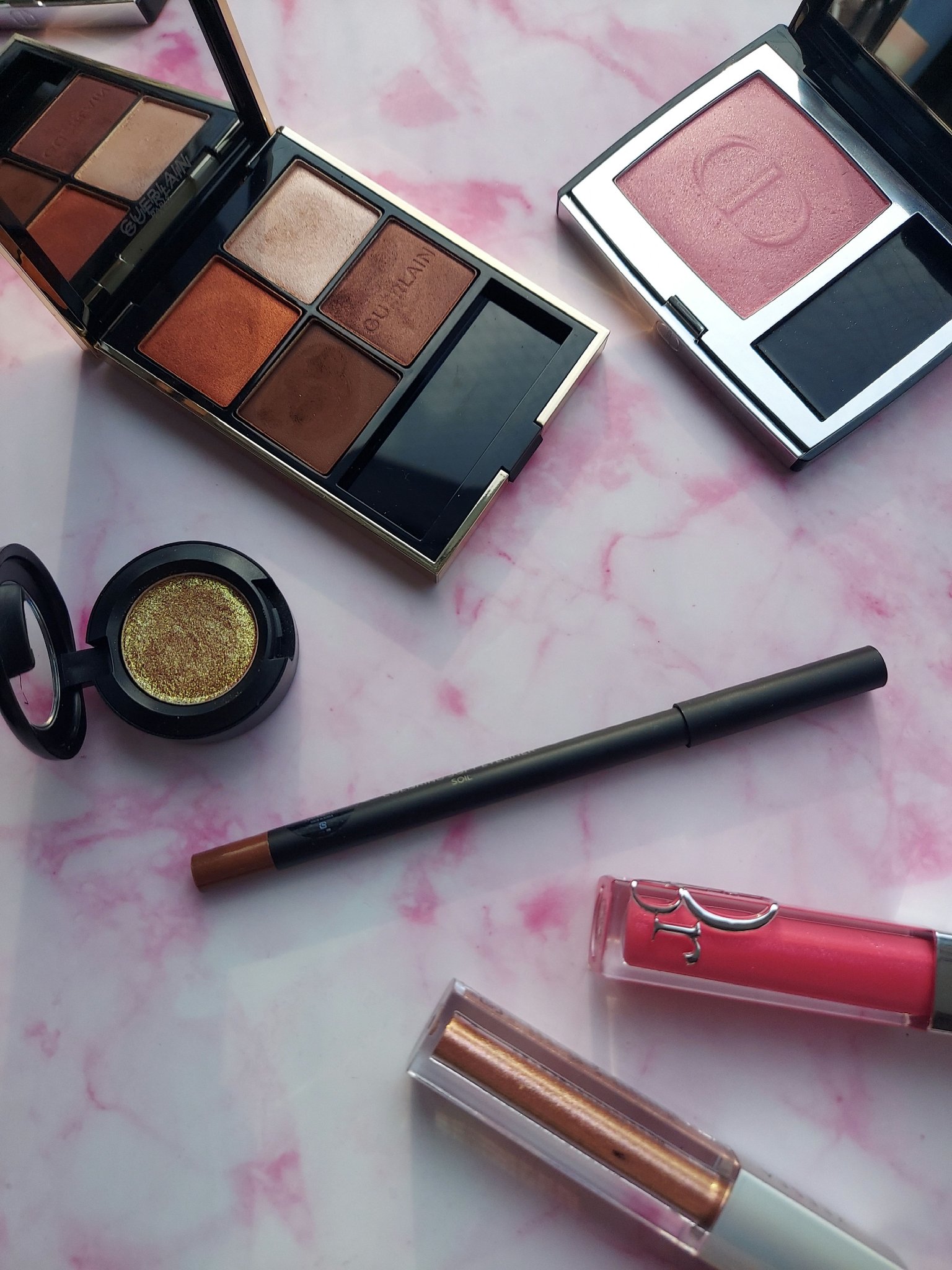 ダズルシャドウ/M・A・C/単色アイシャドウを使ったクチコミ（1枚目）