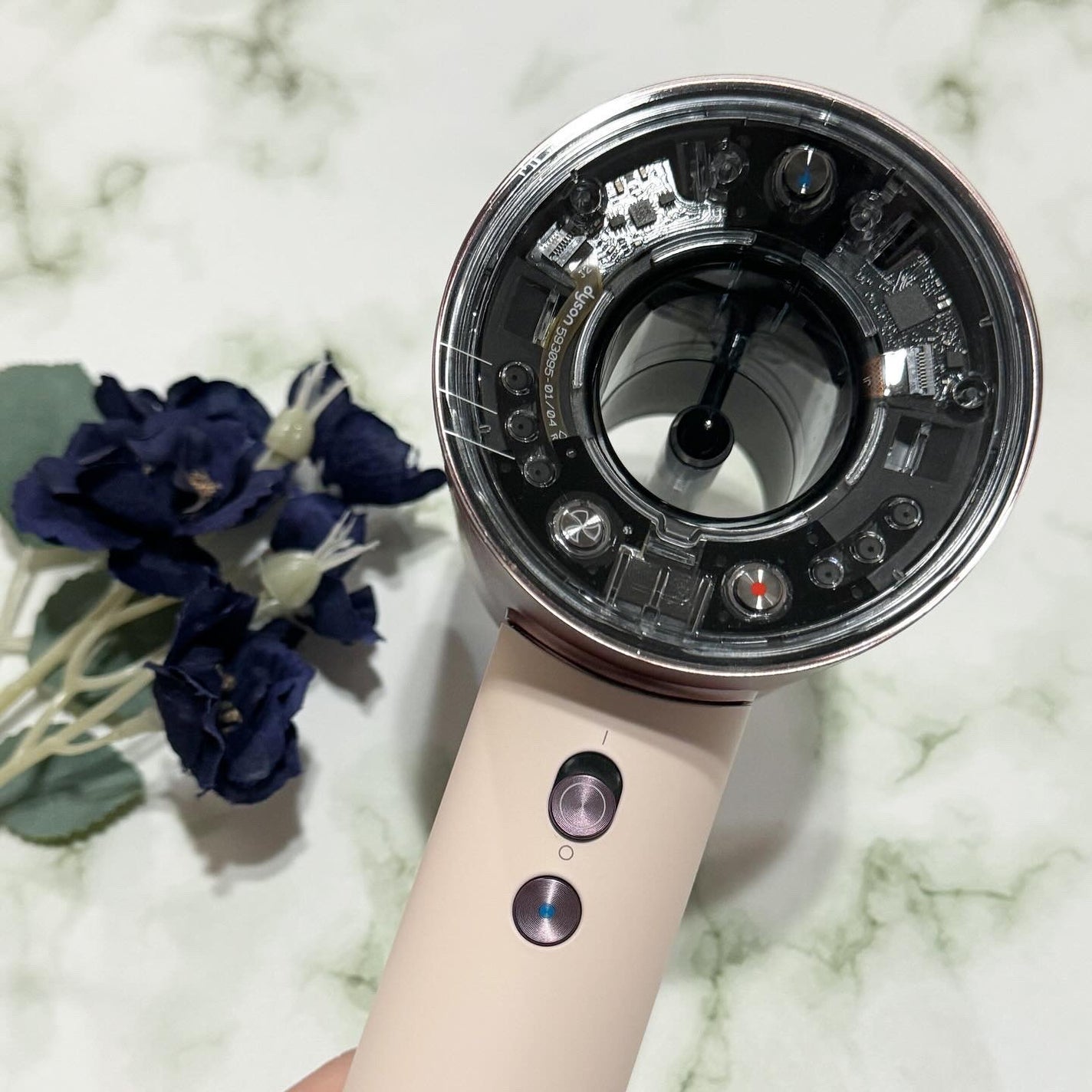 Dyson Supersonic Nural ™ Shine ヘアドライヤー/dyson/ドライヤーを使ったクチコミ(2枚目)