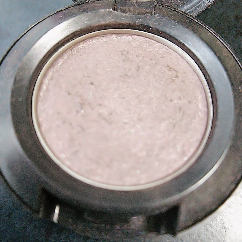 スモール アイシャドウ シェール/M・A・C/単色アイシャドウを使ったクチコミ（2枚目）