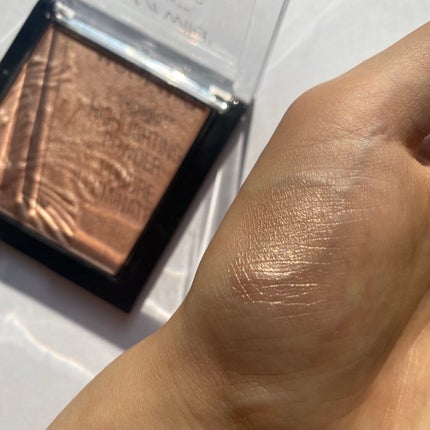 MegaGlo Highlighting Powder/wet 'n' wild/パウダーハイライトを使ったクチコミ(2枚目)