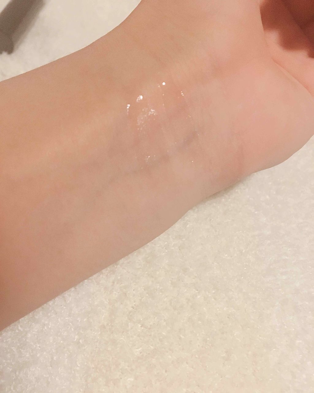 クレヨンタッチミーリップモイストオイル/crayontouch-me/リップグロスを使ったクチコミ(2枚目)