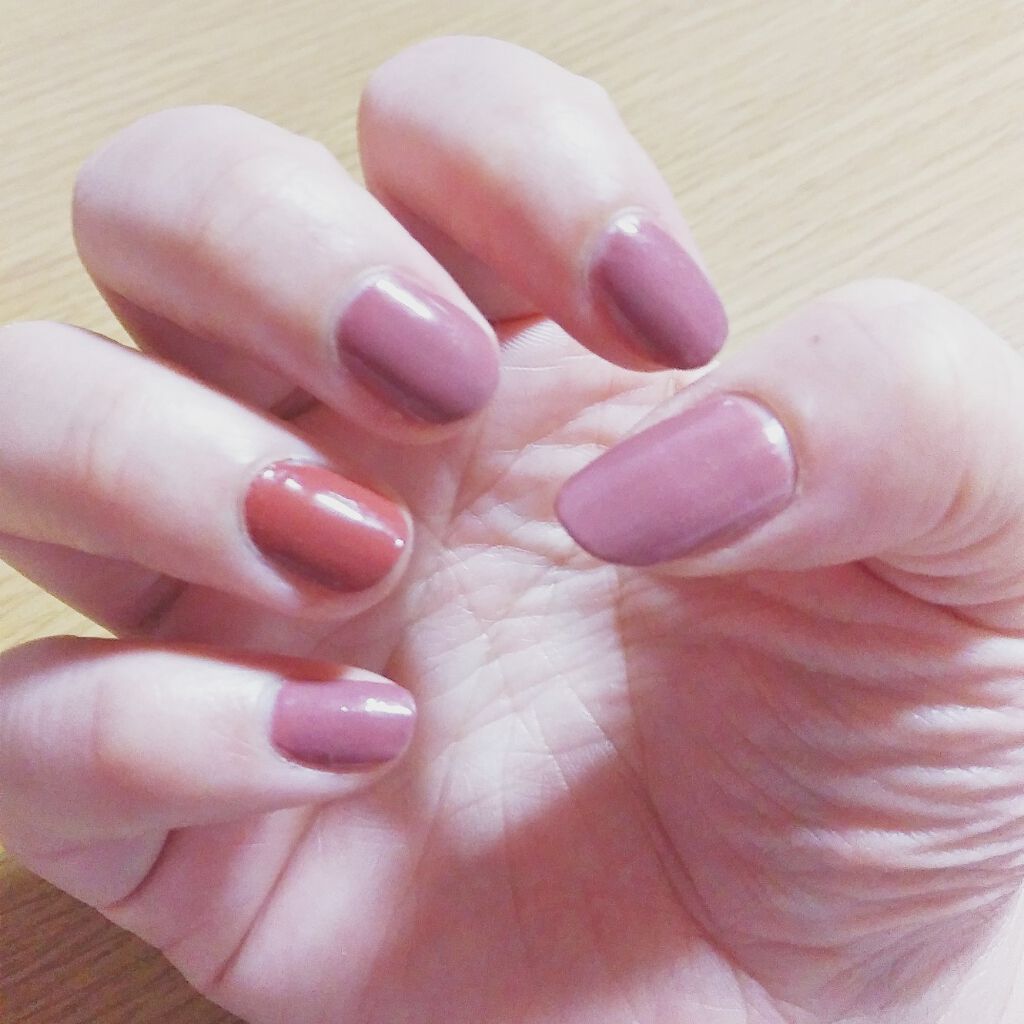 カラフルネイルズ ベースコート/キャンメイク/ネイルトップコートを使ったクチコミ（2枚目）