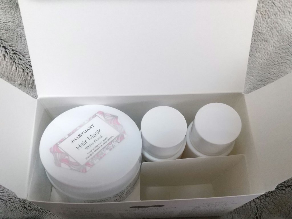 シャンプー／コンディショナー ホワイトフローラル キット/JILL STUART/市販シャンプーを使ったクチコミ（3枚目）
