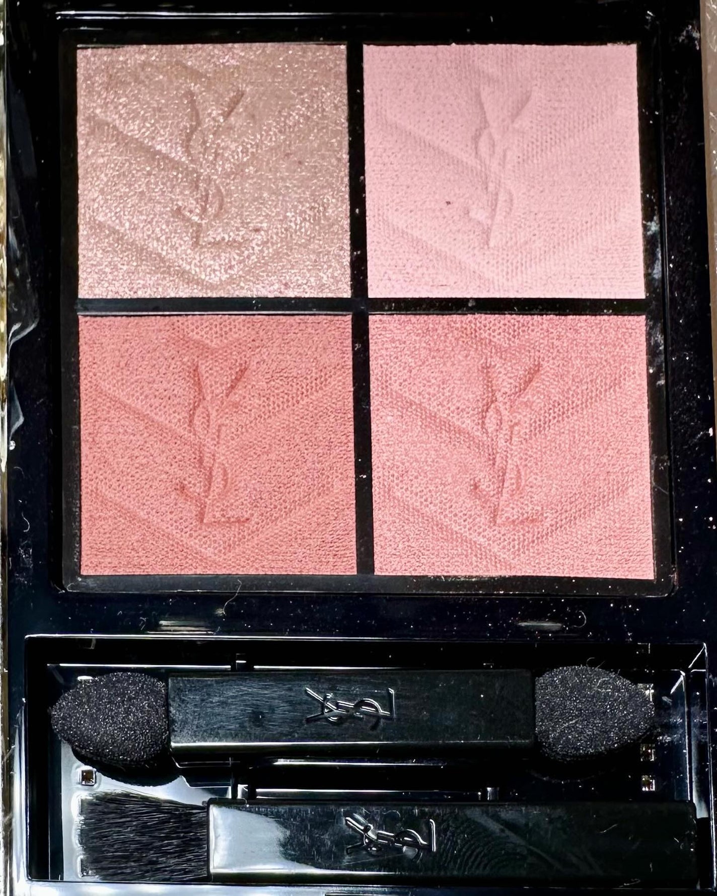 クチュール ミニ クラッチ/YVES SAINT LAURENT BEAUTE/アイシャドウパレットを使ったクチコミ(2枚目)