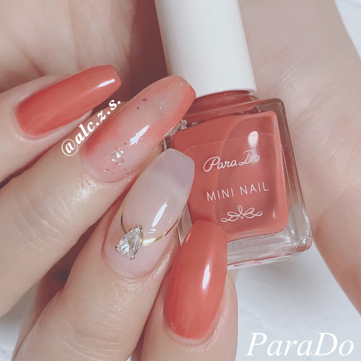 パラドゥのポリッシュで
ちょっと大人っぽいニュアンスネイルー🥳

PK15がすごくキレイなカラーだから
あまりぼかさず色味を生かしてみました🎵

そして最近SHEINで購入した
パーツがかわいかったから
アクセサリー風にワンポイントで�