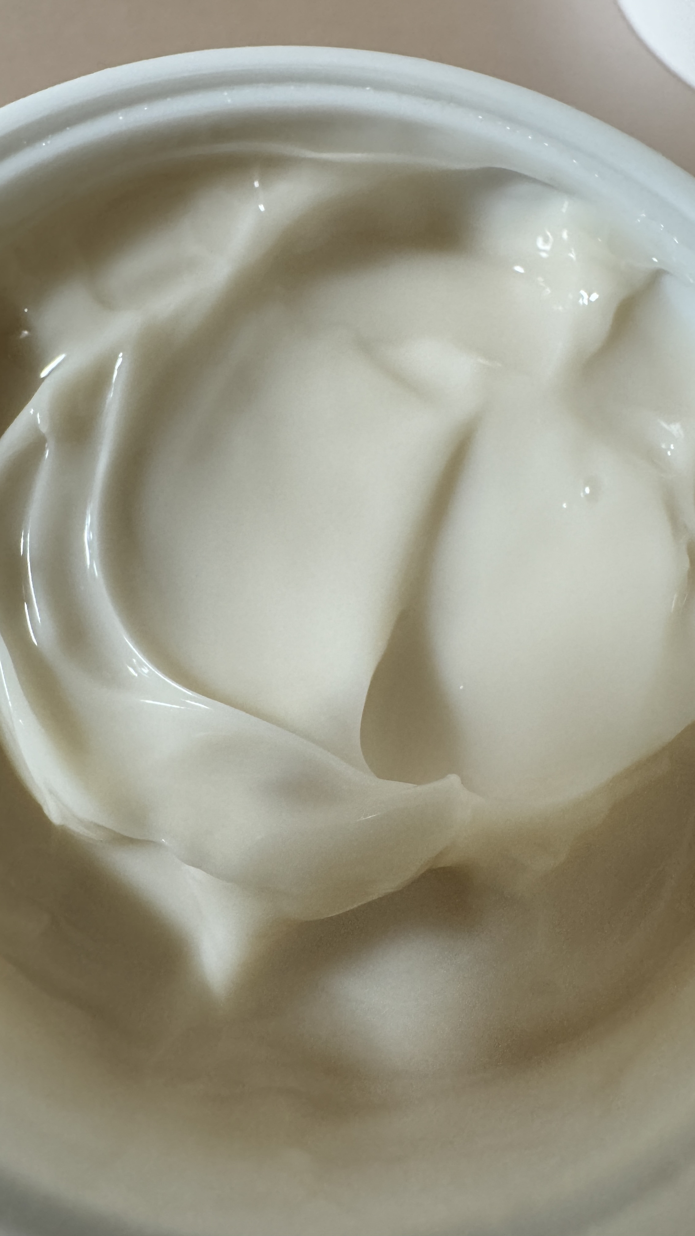 ベラ アルティメットエージ ネッククリーム/VELLA/フェイスクリームを使ったクチコミ（3枚目）