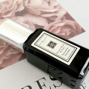 心地よいスモーキーな香り。

Jo MALONE LONDON
ヴェルベット ローズ ＆ ウード コロン インテンス


フレグランスノート
ダマスクローズ、ウード、プラリネ、クローブ


それぞれの香