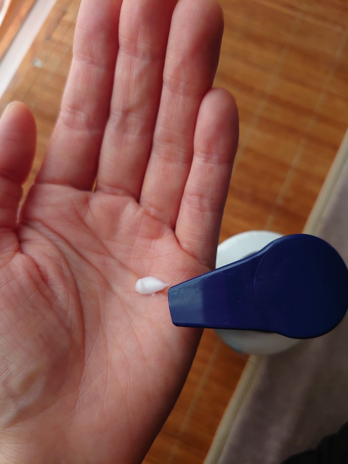 メディケイティッド センシティブケア ボディローション 美肌ケア【医薬部外品】/ヴァセリン/ボディローションを使ったクチコミ(2枚目)