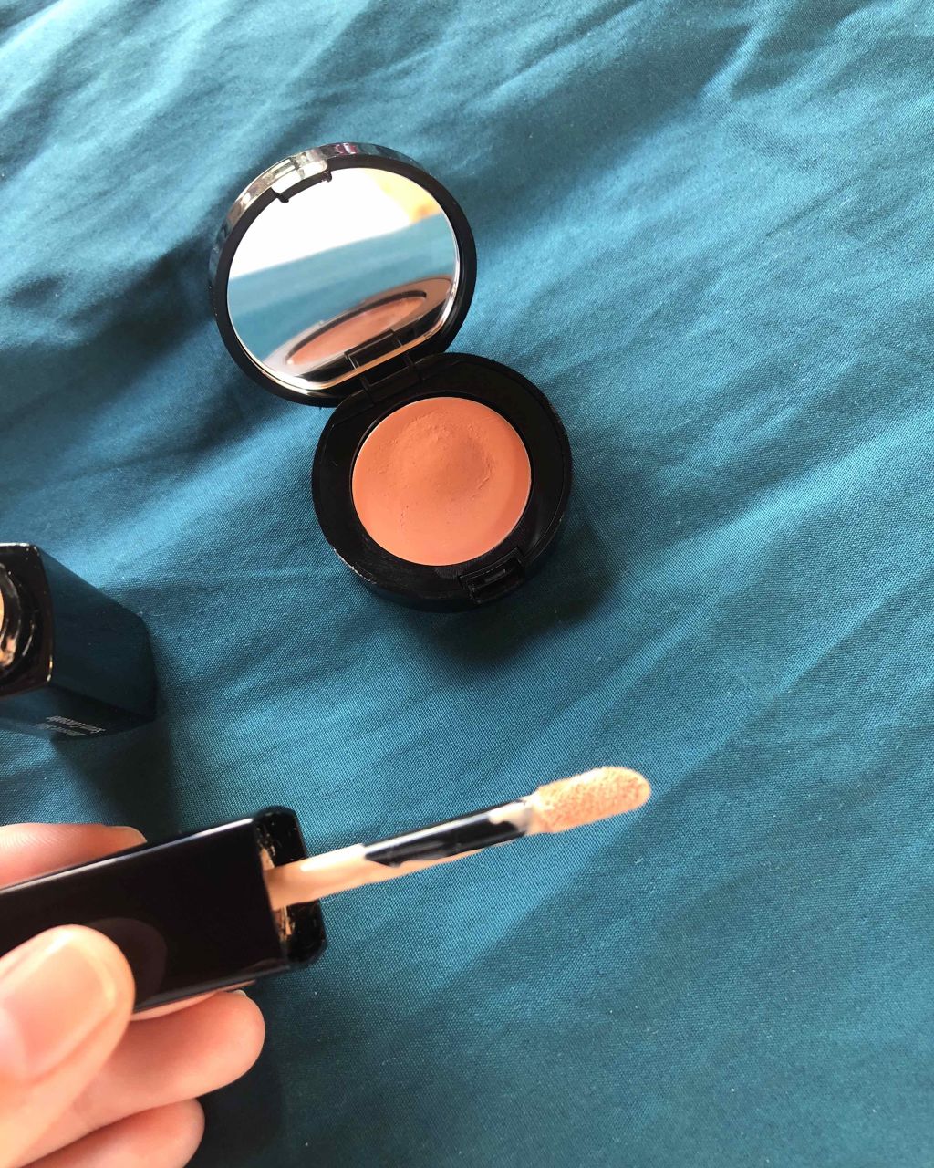 インテンシブ スキン セラム コンシーラー/BOBBI BROWN/リキッドコンシーラーを使ったクチコミ(2枚目)