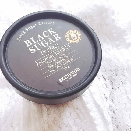 ブラックシュガー パーフェクト エッセンシャル スクラブ2X/SKINFOOD/洗い流すパック・マスクを使ったクチコミ(1枚目)