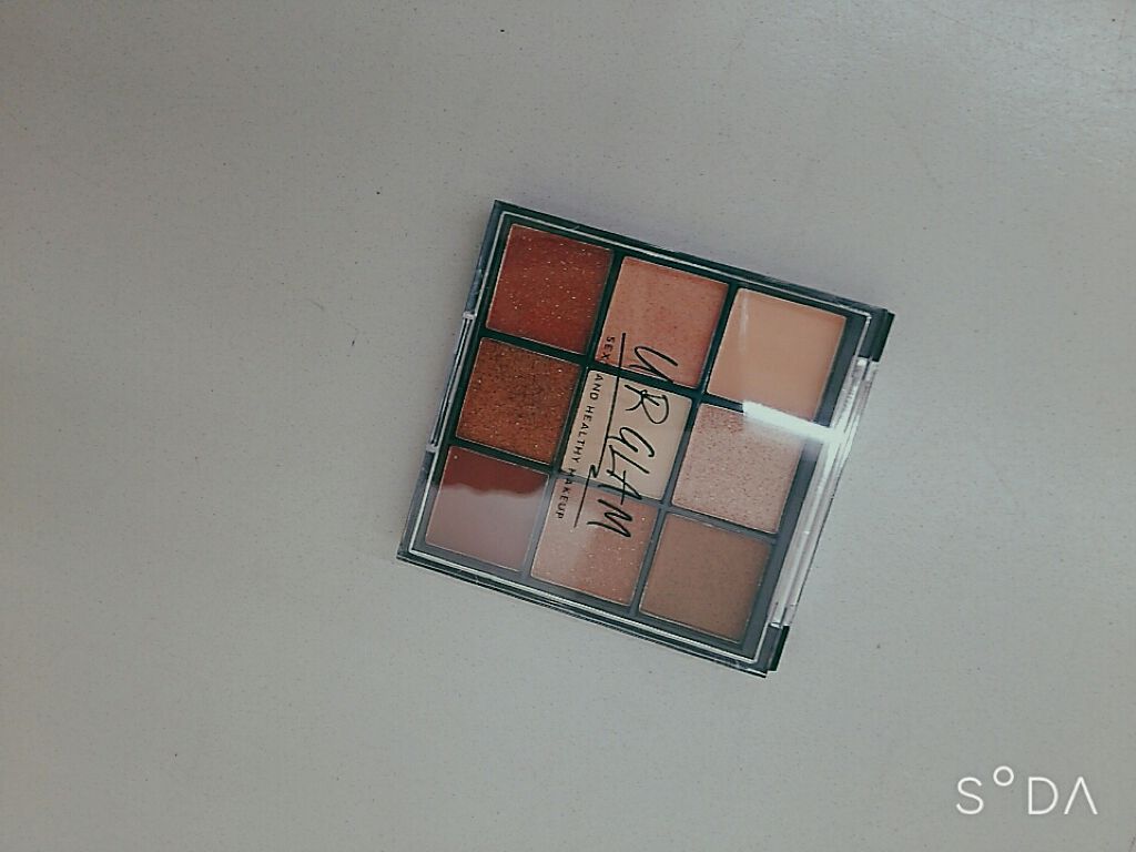 yu on LIPS 「DAISOで買いました!アイシャドウがとても発色がよく筆も使い..」(3枚目)