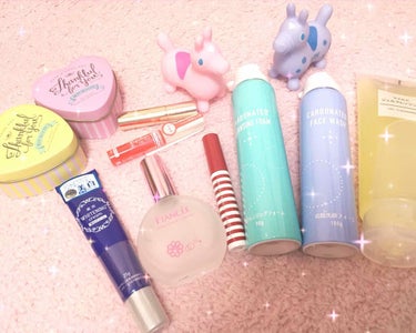 🦄💓💟購入品紹介💭🌈💜

昨日お仕事がお休みだったのでお買い物してきました❣️❣️❣️

ざっくりと購入したコスメ等を紹介します✨🌟

🍬ダイソー🍭(100円＋税)
・ダイソー 薬用美白クリーム
・エス