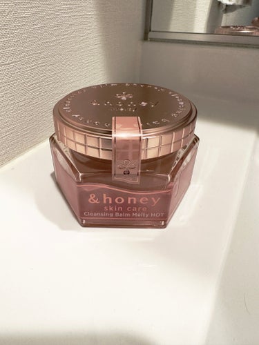 【使った商品】＆honey クレンジングバーム メルティホット

【商品の特徴】

⭐︎じんわりあったか温感バームでお肌をやわらげる
⭐︎W酵素成分でくすみ※ケア肌印象アップ
⭐︎しっとりの仕上がりでか