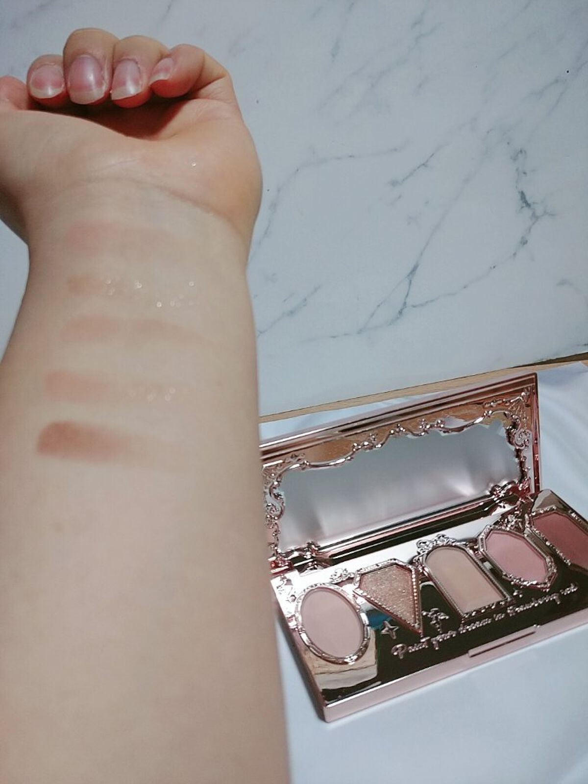 ストロベリーロココ アイシャドウパレット/FlowerKnows/アイシャドウパレットを使ったクチコミ（2枚目）