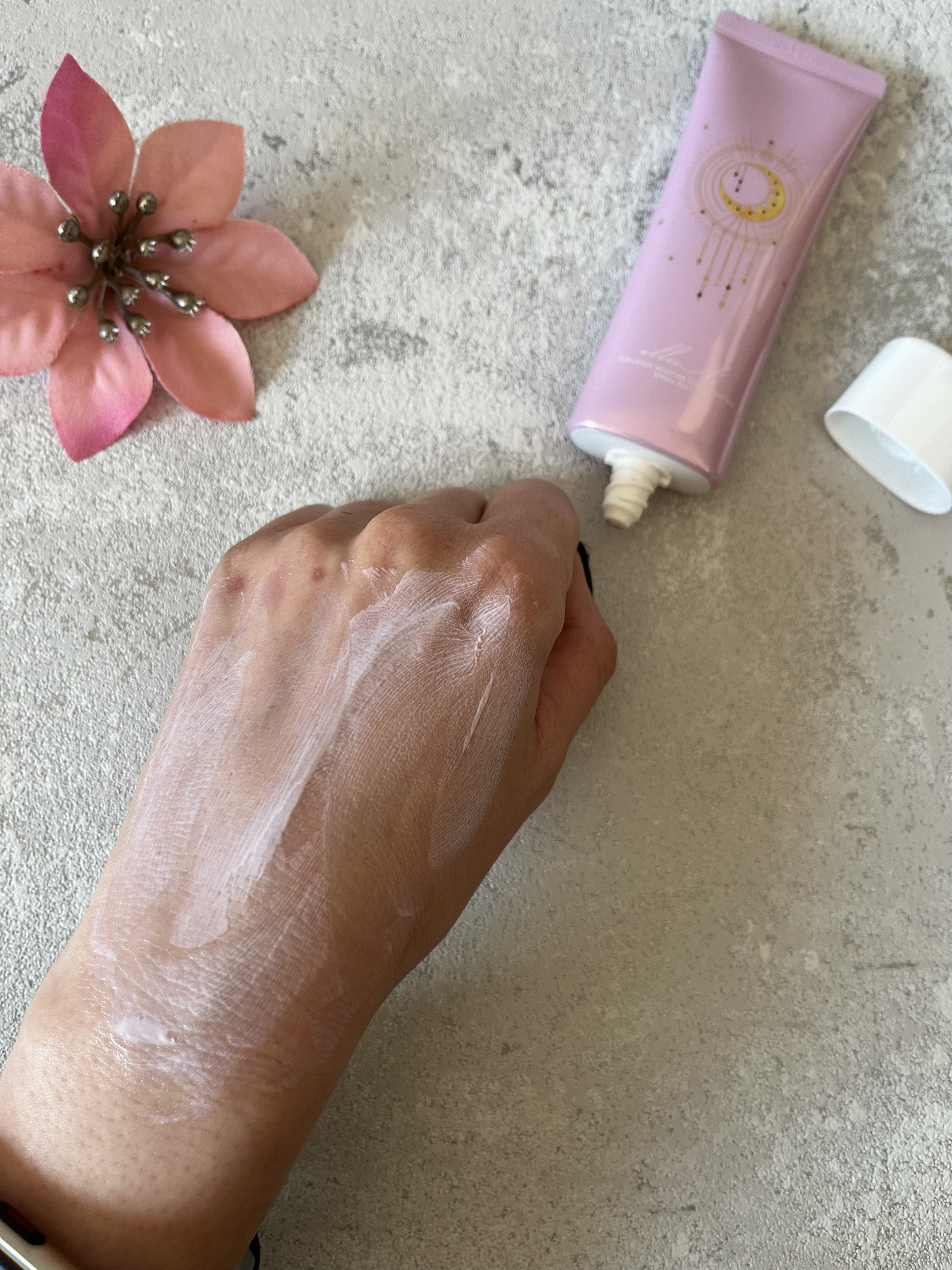 コラーゲンモイスチャーカラーコントロール/illuN/化粧下地を使ったクチコミ（3枚目）