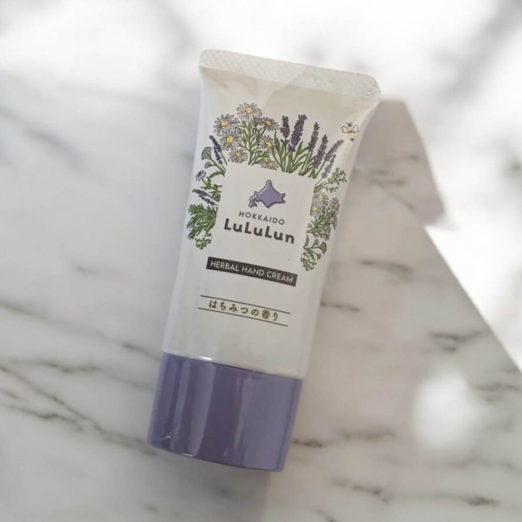 ルルルン 北海道ルルルン ハンドクリーム（はちみつの香り）のクチコミ「ルルルン
北海道ルルルン ハンドクリーム
（はちみつの香り）

¥880



その名前から想.....」（1枚目）