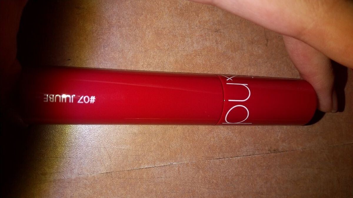 ジューシーラスティングティント/rom&nd/リップティントを使ったクチコミ(2枚目)