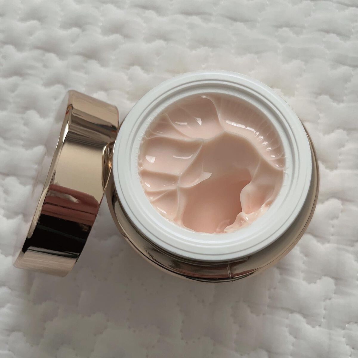 アプソリュ ソフトクリーム/LANCOME/フェイスクリームを使ったクチコミ(2枚目)