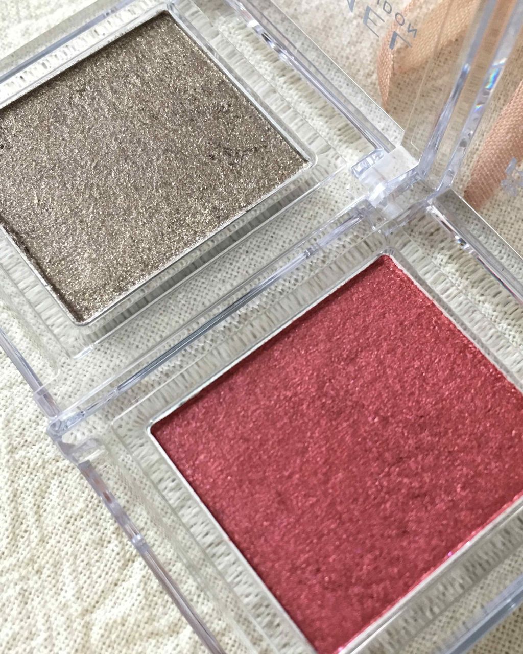 プリズム パウダーアイカラー/リンメル ロンドン/単色アイシャドウを使ったクチコミ（2枚目）