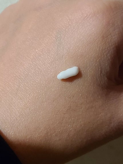 ここぁ on LIPS 「しわの改善。シミ、ソバカスを防ぐ。とのことで...つい動画等で..」(4枚目)