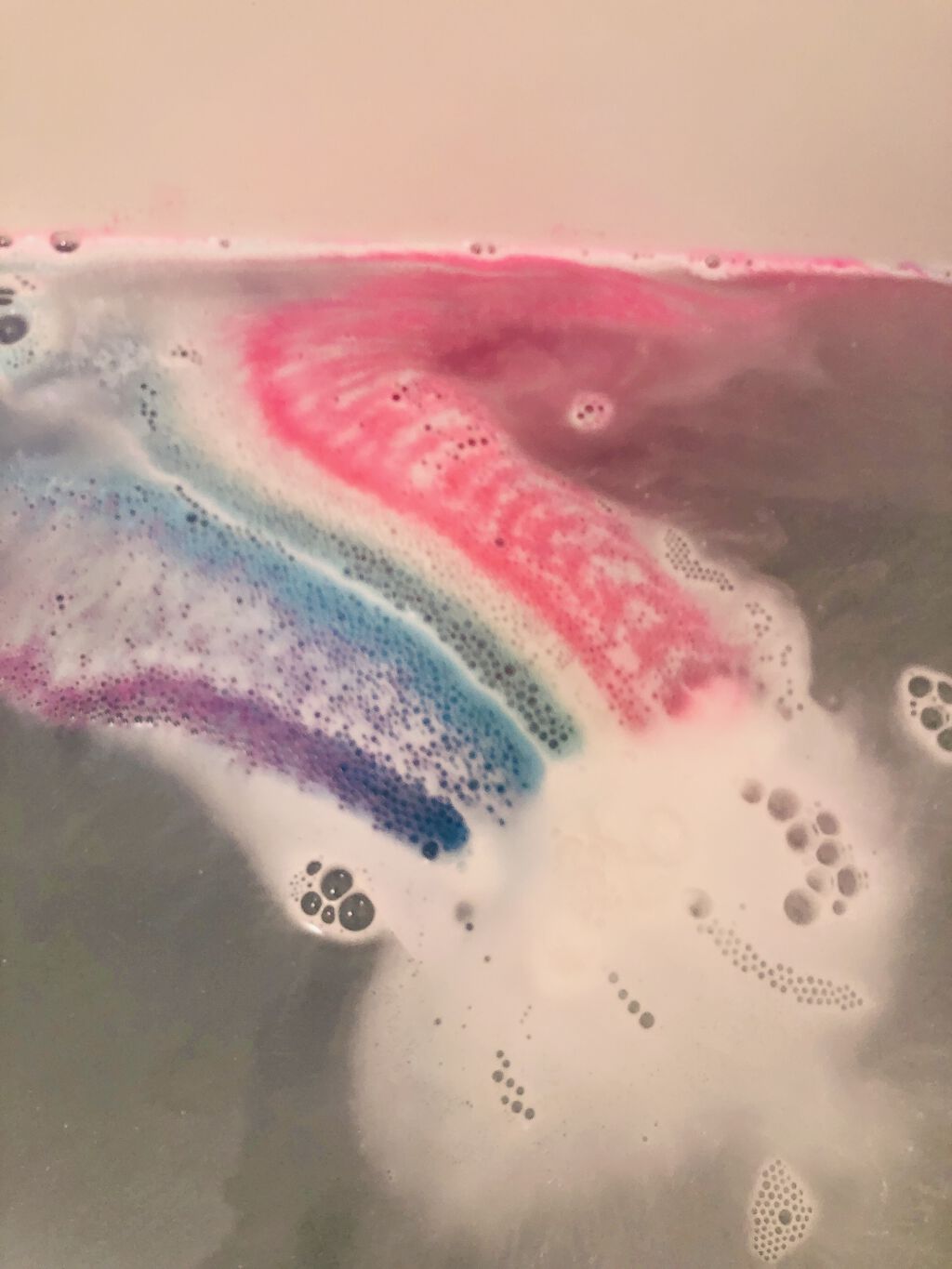 フォロー ザ ホワイトラビット（バスボム）/ラッシュ/炭酸系入浴剤を使ったクチコミ（2枚目）