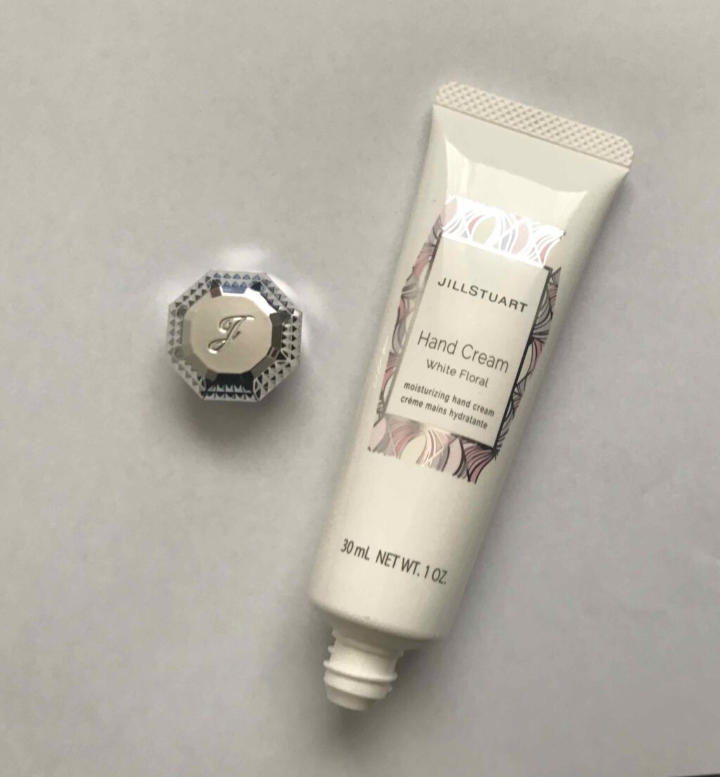 ジルスチュアート ハンドクリーム ホワイトフローラル/JILL STUART/ハンドクリームを使ったクチコミ（2枚目）