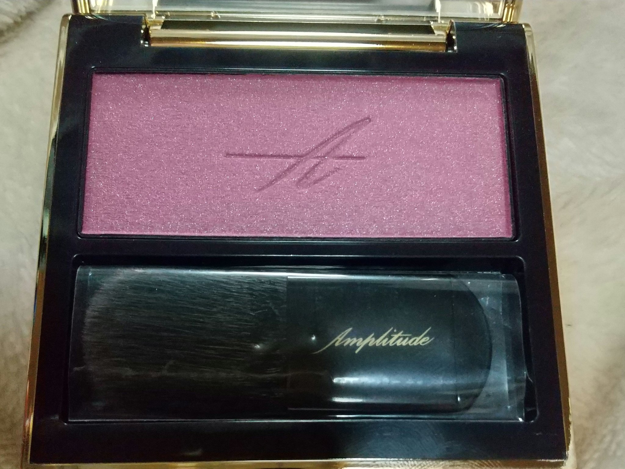 コンスピキュアス モノチークス/Amplitude/パウダーチークを使ったクチコミ（2枚目）