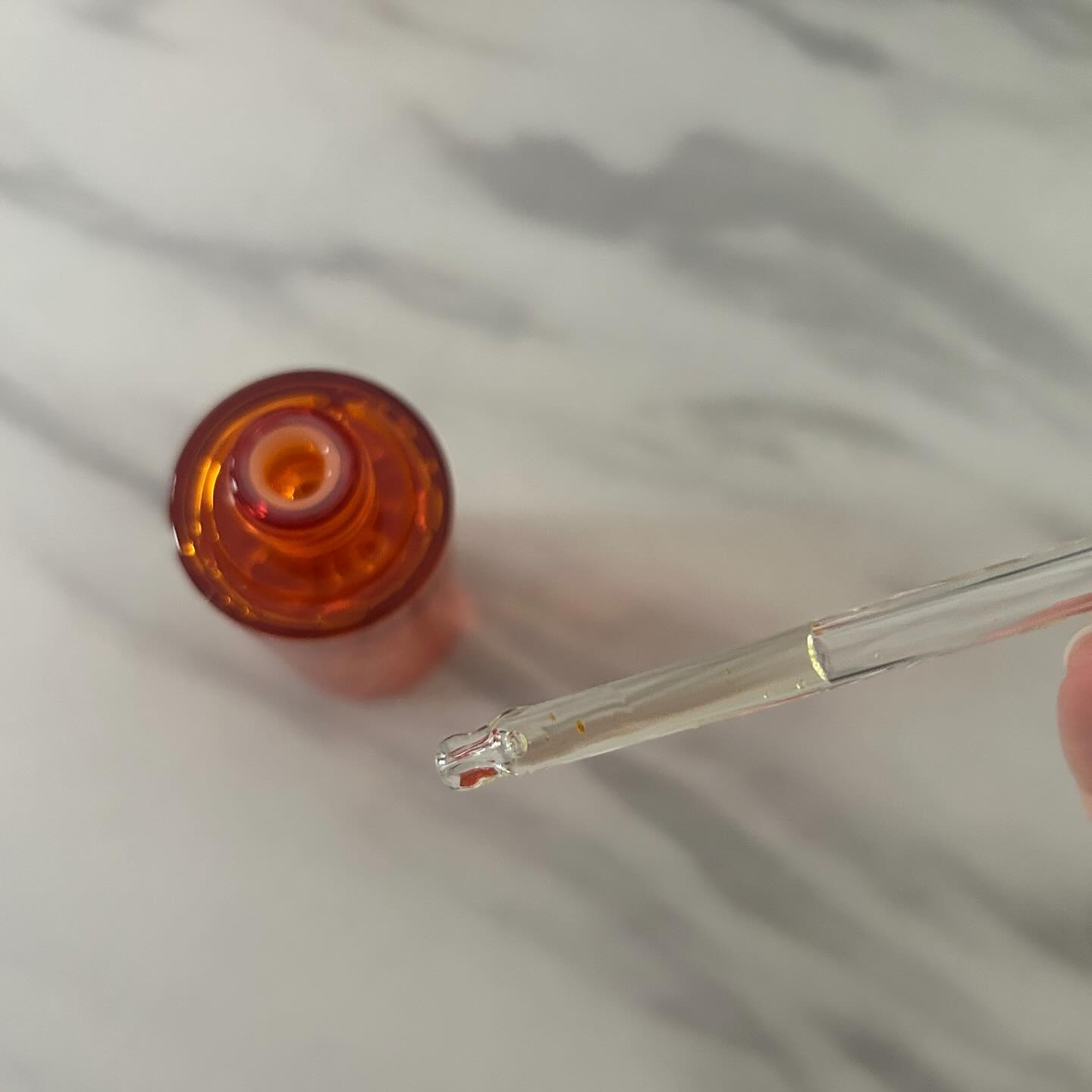 レッドタンジェリンVITA-Cカプセルセラム/DERMASHARE/美容液を使ったクチコミ（2枚目）