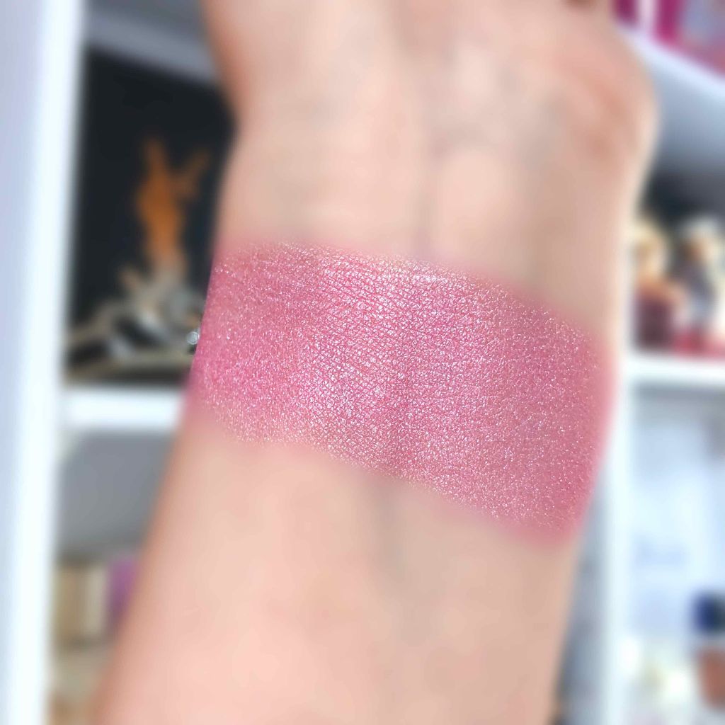 ブラッシング ハート/MAKEUP REVOLUTION/パウダーチークを使ったクチコミ(3枚目)