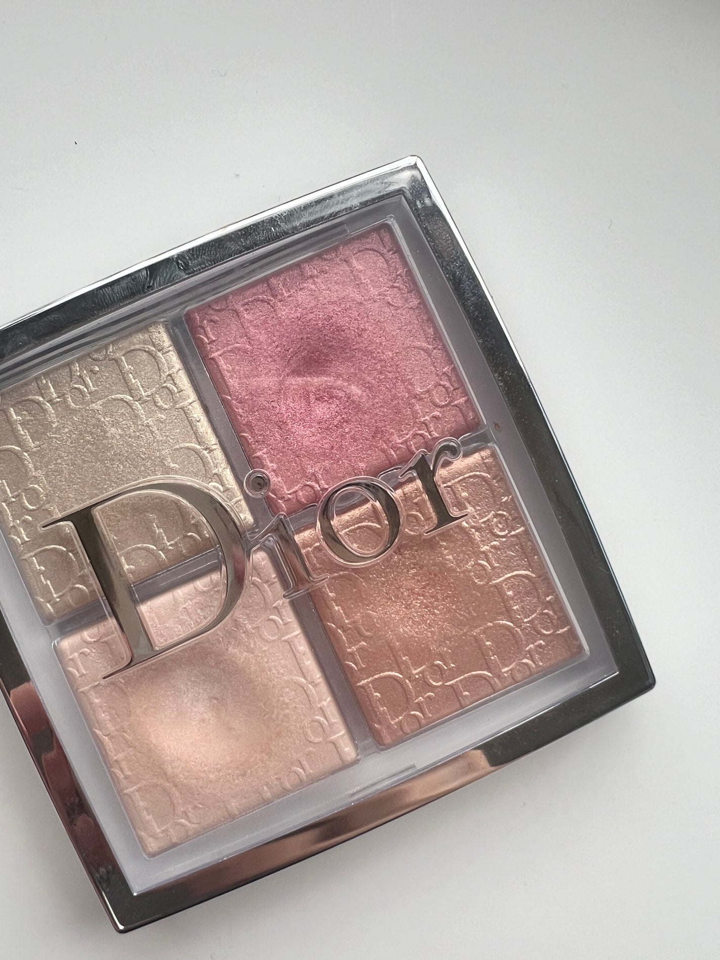 ディオール バックステージ フェイス グロウ パレット/Dior/ハイライトを使ったクチコミ(1枚目)