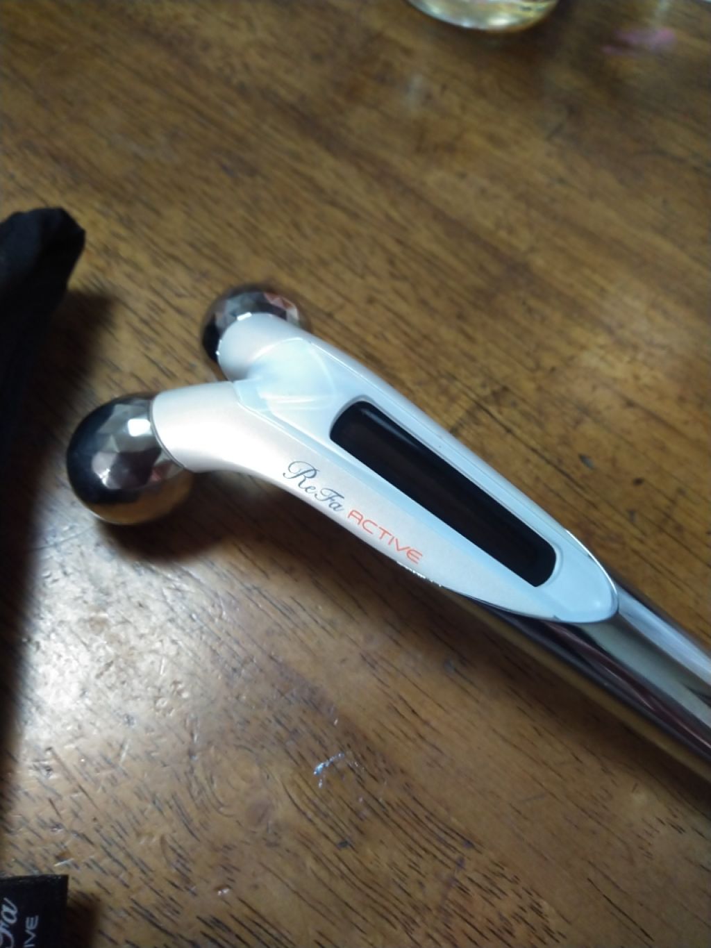 ReFa ReFa ACTIVEのクチコミ「肌に吸い付く感じで持ち上げ、血行が良くなります。マッサージ器具としても優秀だと思います。
とて.....」（2枚目）