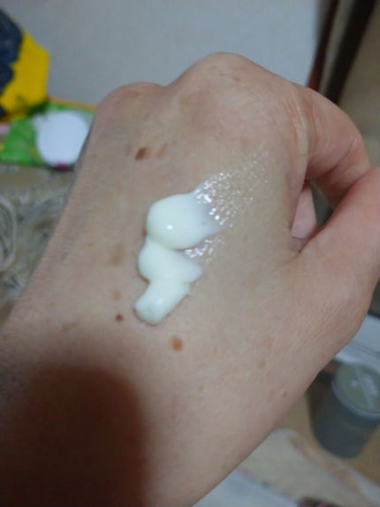 ハチミツハンドクリーム/DAISO/ハンドクリームを使ったクチコミ(2枚目)