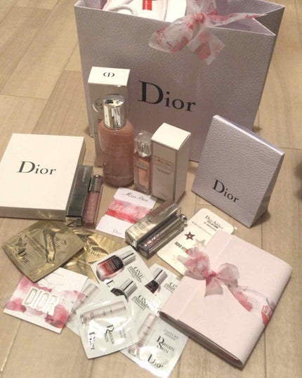 Dior ミス ディオール オードゥ トワレ ローラー パールのクチコミ「"ミス ディオール"ローラタイプのフレグランス2018/2/9頃から発売されたようで
201.....」(3枚目)