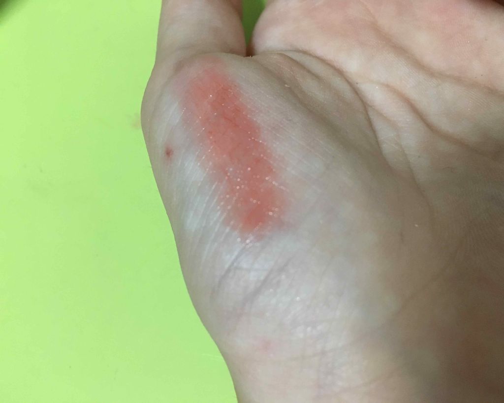 ラスティンググロスリップ/CEZANNE/口紅を使ったクチコミ(3枚目)