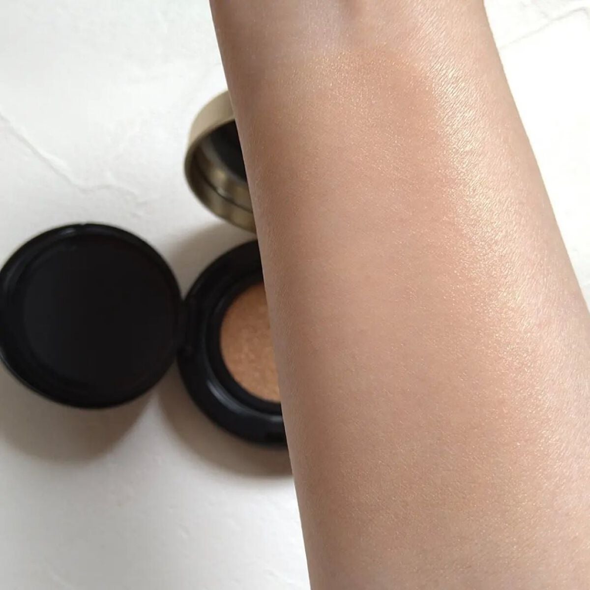 フローレス ルミエール ラディアンス パーフェクティング クッション/ローラ メルシエ/クッションファンデーションを使ったクチコミ(6枚目)
