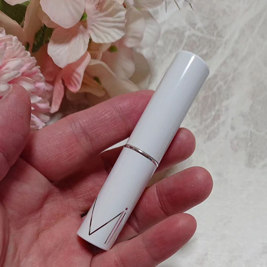 MiMC メラノエスケープショットCCのクチコミ「ビタミンC誘導体がシミ・そばかすに働きかける薬用集中美白スティック。
シリカによるソフトフォー.....」（3枚目）