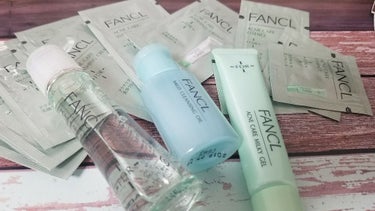 FANCL　アクネケア　サンプルレポ

最近、暑かったり寒かったりで、お肌がかなり揺らいでます。

大人ニキビがほんっとに手強い！あたしは一番目立つほっぺに出来てしまうので余計にやっかいで、スキンケアを