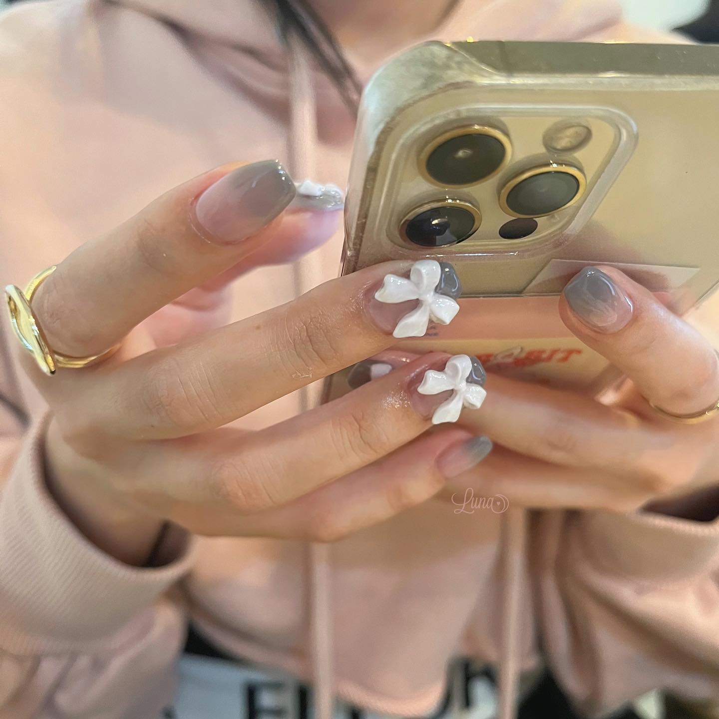 #ジェルネイル,#ワンカラーネイル,#ニュアンスネイル,#うるうるネイル,#ちゅるんネイル,#シンプルネイル,#パーツネイル,#透け感ネイル,#クリアネイル,#ぷっくりネイル,#ちぐはぐネイル,#韓国ネイル,#きらきらネイル,#うるつやネイル,#フレンチガーリーネイル,#リボンネイル,#ピンクネイル,#グラデーションネイルのネイルデザイン