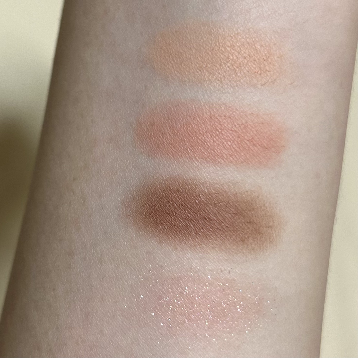 ベターザンアイズ 01 ドライマンゴー チューリップ/rom&nd/アイシャドウパレットを使ったクチコミ（3枚目）