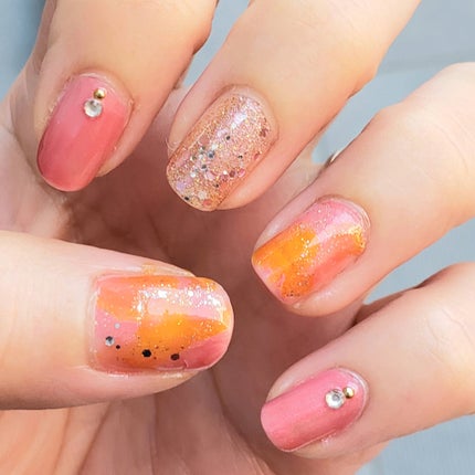 土木系おねいさん on LIPS 「今日のネイル💅ピンクと黄色のニュアンスネイルで、指先がお花畑🖤..」(4枚目)