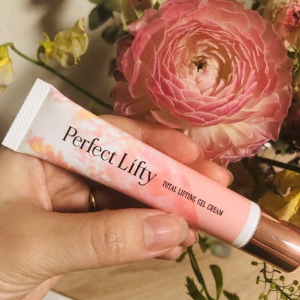 Perfect Lifty  TOTAL LIFTING GEL CREAM/R&/フェイスクリームを使ったクチコミ(2枚目)
