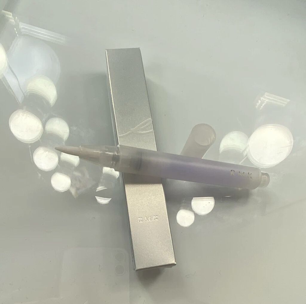 ネイルケアについて💅🏻✨


自爪に亀裂が入ったり、
オフした時に縦じわが入りまくってたり
乾燥が原因のトラブルが増えてきたので
使い始めることにしました！

今まではハンドクリームを塗り込むことで
いいかなと思っていたのですが…

や