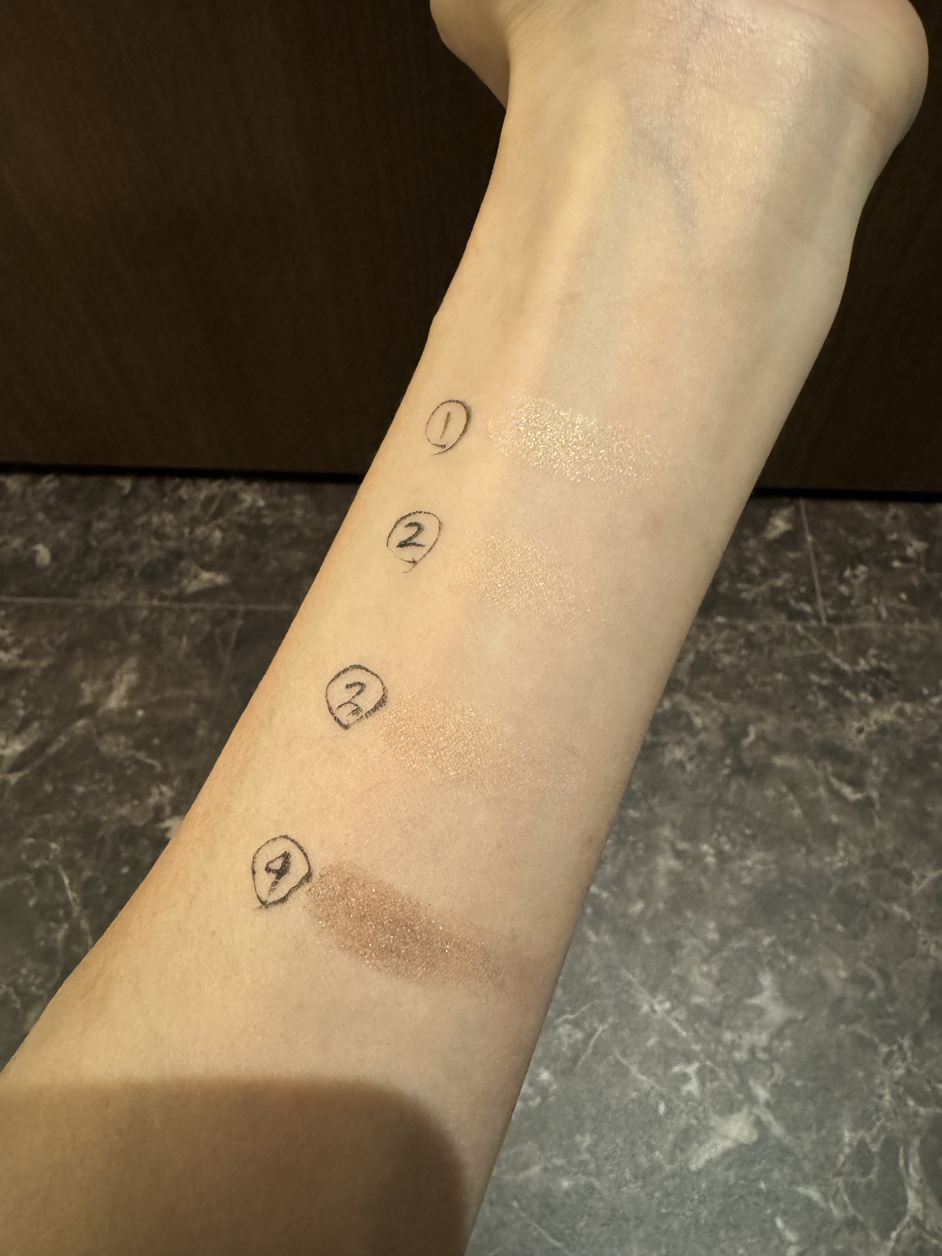 スキンモデリングアイズ 01 Beige Beige/LUNASOL/アイシャドウパレットを使ったクチコミ（3枚目）