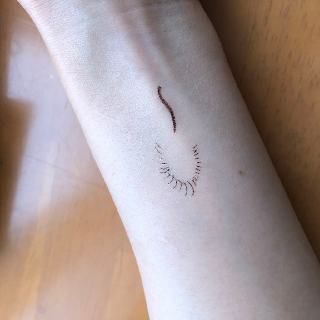 「密着アイライナー」ショート筆リキッド/デジャヴュ/リキッドアイライナーを使ったクチコミ(2枚目)